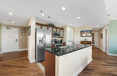 Lake Las Vegas Condo | Panoramic Lake View Penthouse, Large Covered Deck, Steps to the Lake, Grocery