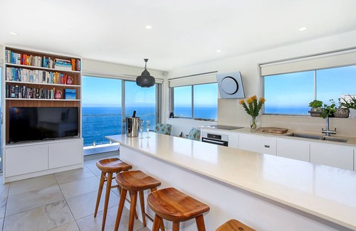 North Bondi Apartment | Panoramic Ocean Views From Every Room! Stunning 2 Bedroom Unit Bondi Beach
