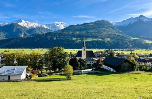 Piesendorf Apartment | Panoramic Penthouse 10 min to Zell am See & Kaprun