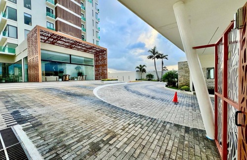 Ejidal Apartment | Panoramic Views 3BR/3BA Luxury Oasis For Rent at Valle Aurora