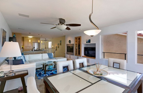 Bay Park House | Panoramic views of Mission Bay - now with AC, Jacuzzi & updated master bath