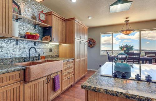 Tyrone House | Panoramic Vistas and Pergola Silver City Escape!