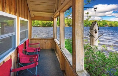 Roxbury Cottage | Panoramic Water and Mountains Views with Nature appearing daily. Relax on