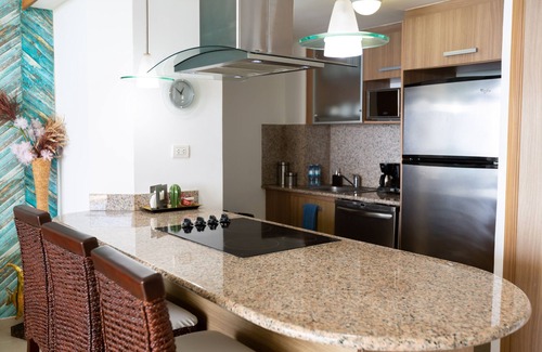 Villas Del Mar Apartment | PanoramicView| Beachfront| Fast WiFi| FullKitchen