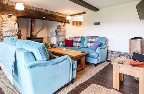 Llanbrynmair House | PANT Y CRWYNI, pet friendly, character holiday cottage in Carno