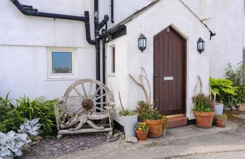Rhoscolyn House | Pant yr Hyman