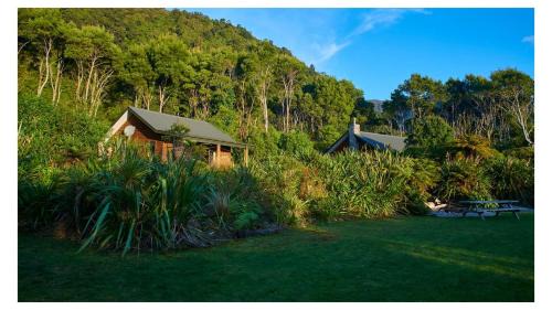 Barrytown House | Paparoa Beach Hideaway with Hot Tub
