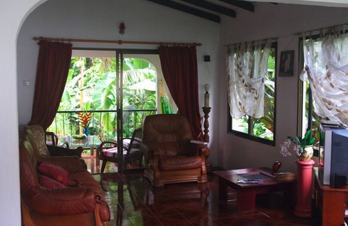 La Misere House | Papaya Guesthouse