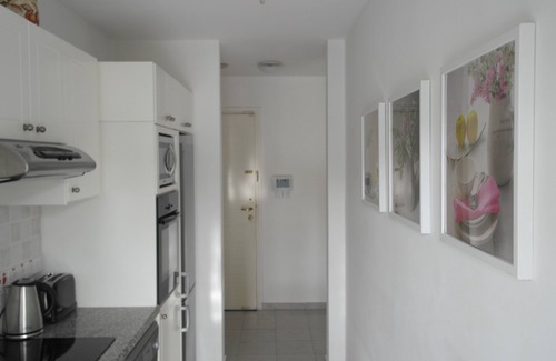 Universal Apartment | Paphos Airport Transfers, Beautiful Apartment,Small Complex,Large Pool,Free WiFi
