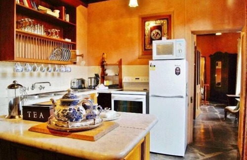 North Adelaide Cottage | Paprika Cottage - Buxton Manor