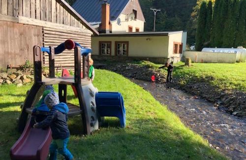 Stare Mesto Ski Chalet | Paprsek - Chalupa V Medvědí rokli - Bärengraben