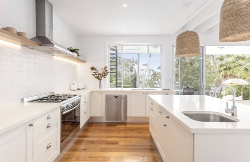 Green Point House | Paradise by the lake