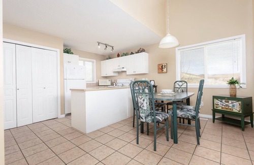Lethbridge Condo | Paradise Canyon Golf Resort - Luxury Condo U409