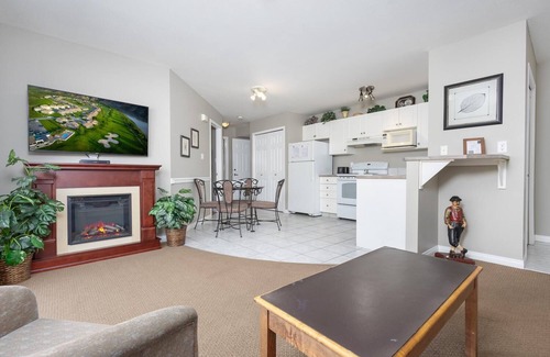 Lethbridge Condo | Paradise Canyon Golf Resort - Luxury Condo M405