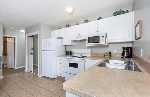 Lethbridge Condo | Paradise Canyon Golf Resort - Luxury Condo M399