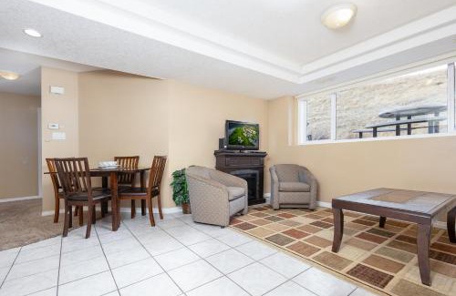 Lethbridge Apartment | Paradise Canyon Golf Resort - Luxury Condo M409