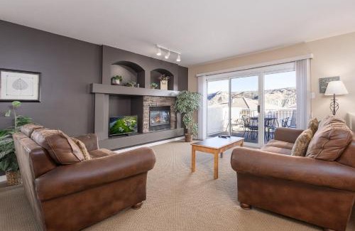 Lethbridge Apartment | Paradise Canyon Golf Resort - Luxury Condo U405