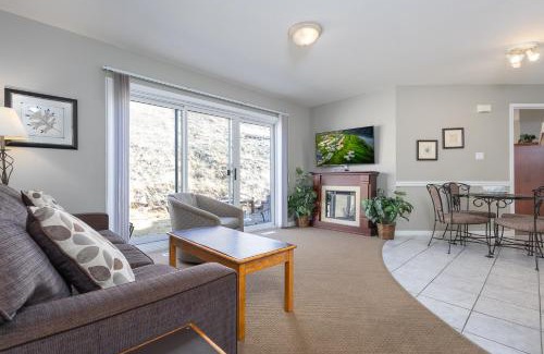 Lethbridge Apartment | Paradise Canyon Golf Resort - Luxury Condo M405