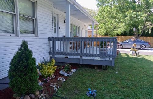 Mastic House | Paradise Citadel, Htd pool hottub Golf Basketball