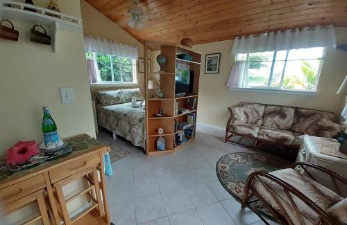 Hilo House | Paradise Cottage at Anthurium Hale