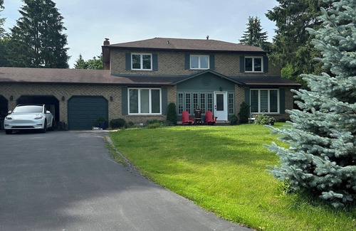 York Regional Municipality House | Paradise Event Palace | Heated Pool, Lounge and BBQ