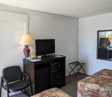 Red Lake Falls Hotel | Paradise Falls Motel & Liquor LLC