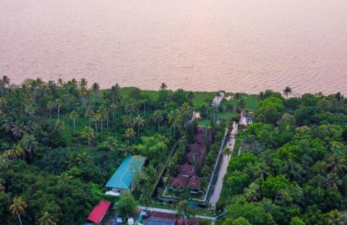 Kumarakom Resort | Paradise Heritage Resort