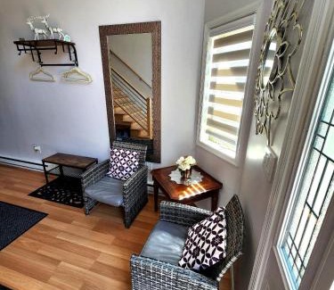 Pocono Summit House | Paradise in heart of Poconos FaSt InTeRnEt Close to All Attractions