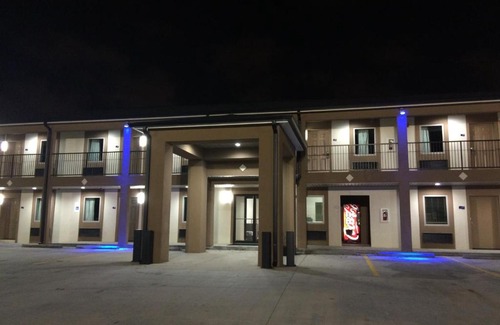 Baton Rouge Hotel | Paradise Inn & Suites