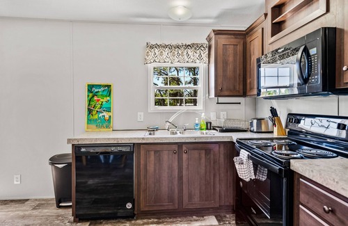 Port Charlotte House | Paradise is all around! Beaches, Golf Courses, Restaurants & Shopping