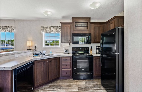 El Jobean House | Paradise is all around II -Beautiful Beaches, Golf Course, Restaurants, Shopping