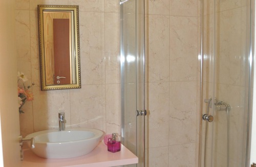 Santa Comba Dao Bed & Breakfast | Paradise is real at Vale Martinho Sherazad