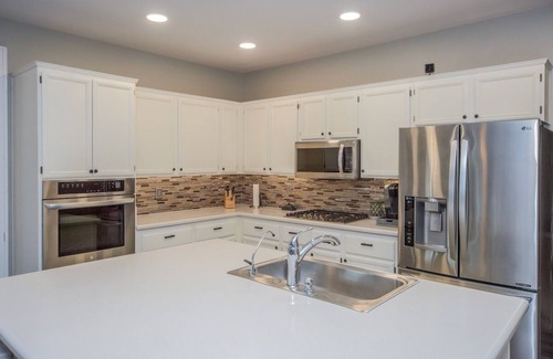 Henderson House | 🌴🏊‍♂️🌞⛳Paradise off the strip, 4BR+Big Loft+Fun Backyard