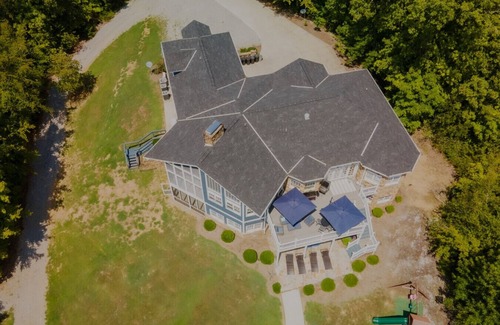 Tazewell Apartment | Paradise Point on Norris Lake