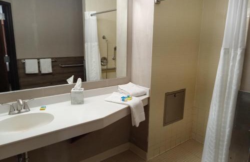 Holcombe Hotel | Paradise Shores Hotel