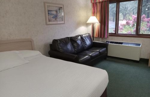Holcombe Hotel | Paradise Shores Hotel