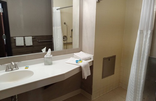 Holcombe Hotel | Paradise Shores Hotel