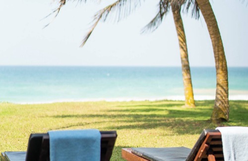 Dammakusala Mawatha Villa | Paradisiac front beach villa
