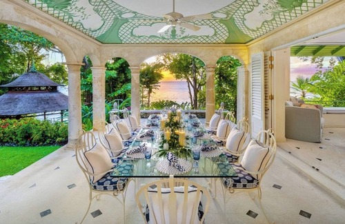 Merlin Bay Villa | PARADISIACAL BEACHFRONT VILLA!