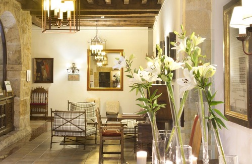 San Juan de Parres Hotel | Parador De Cangas De Onis