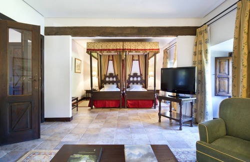 San Juan de Parres Hotel | Parador De Cangas De Onis