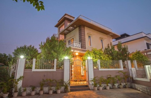 Lonavala House | Paramount by Joy Suitesnn