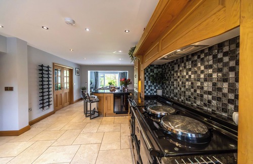 Llanilar Cottage | PARC Y DERI, pet friendly, with hot tub in Aberystwyth