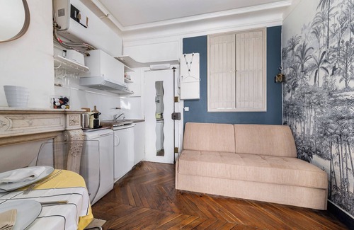 Arts-et-Metiers Apartment | Paris city beating heart cocoon studio