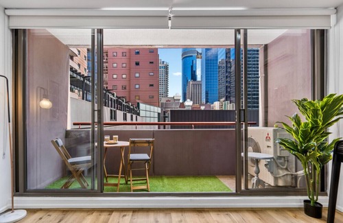 Chinatown Apartment | Paris End Chic - 2-bedroom apartment in Melbourne's Theatre District!