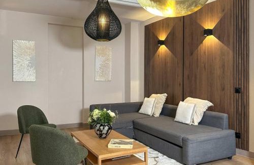 17th Arrondissement Apartment | Parisian Family flat