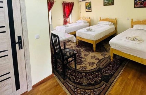 Bukhara Bed & Breakfast | Parivash B&B - Triple twin room 1
