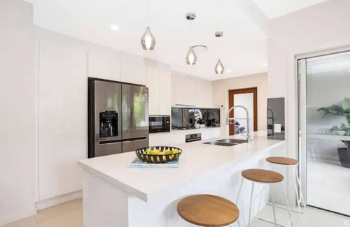 Auchenflower Apartment | Park Avenue Luxe 1BR - 4km to City, Outdoor BBQ