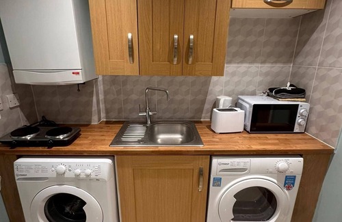 Hanger Hill Apartment | Park Avenue Luxury Apartment in London