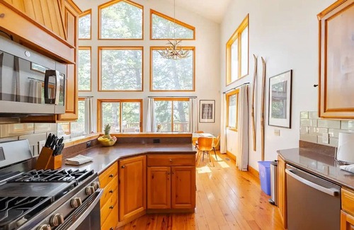 Summit Park House | Park City Mountain Retreat 4BR Hot Tub Fire Pit